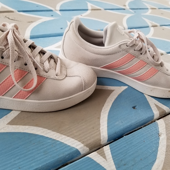 adidas Shoes - Adidas courtset 6.5 women's